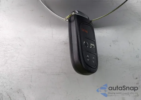 2016 Jeep Cherokee Latitude z USA, uszkodzony, nr VIN 1C4PJMCB0GW371893